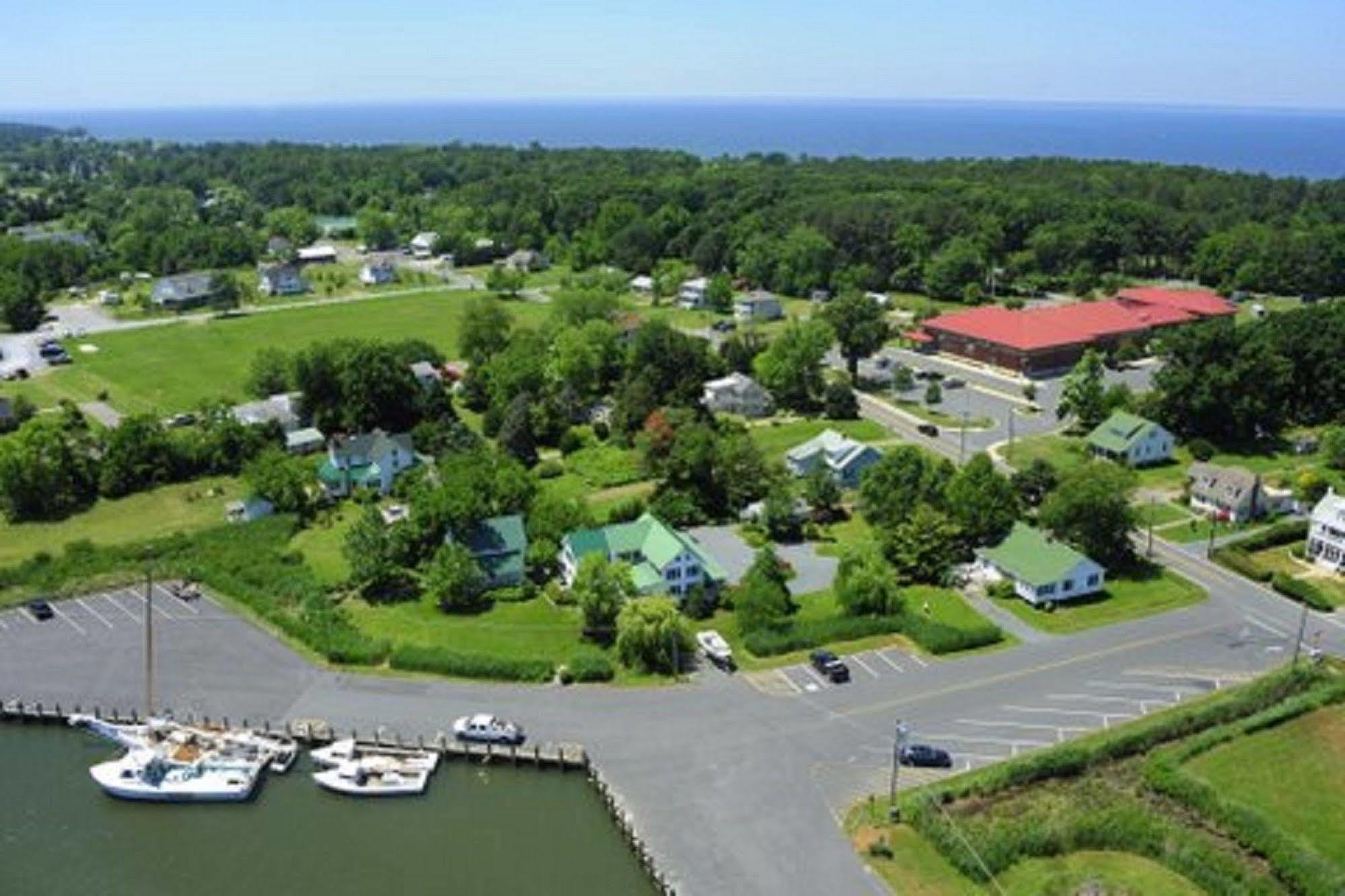 Lazyjack Inn On Dogwood Harbor Tilghman Island Exteriör bild